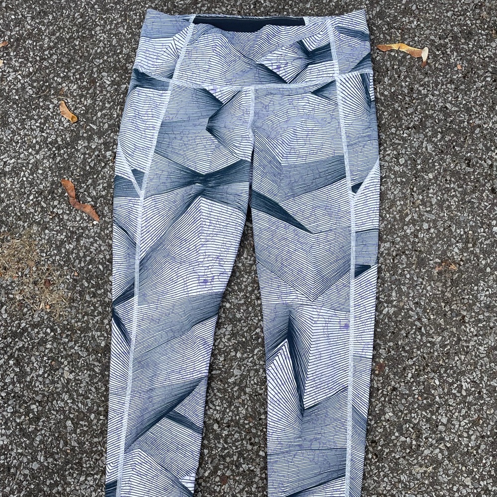 Under Armor M Grey Stripe Tights Leggings Marble White